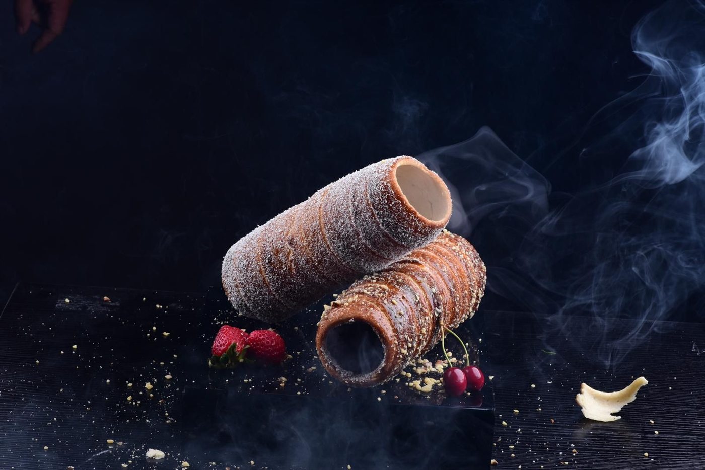 Kürtőskalács aburind, proaspăt scoasă de pe foc